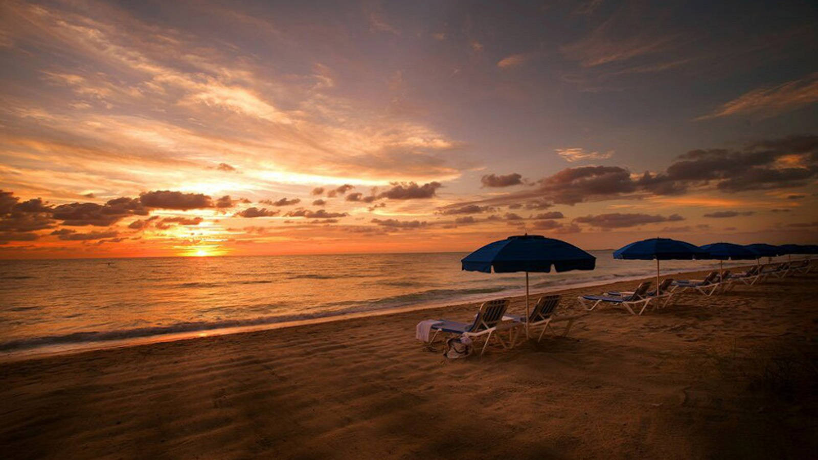 Golden Sunset Beach Desktop Wallpaper