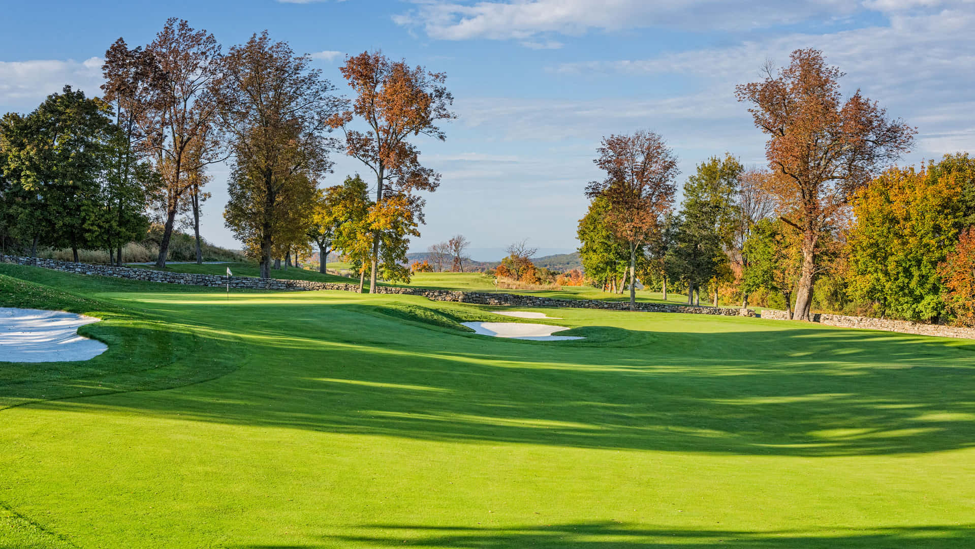 Golfers Paradise On A Perfectly Manicured Golf Green Wallpaper