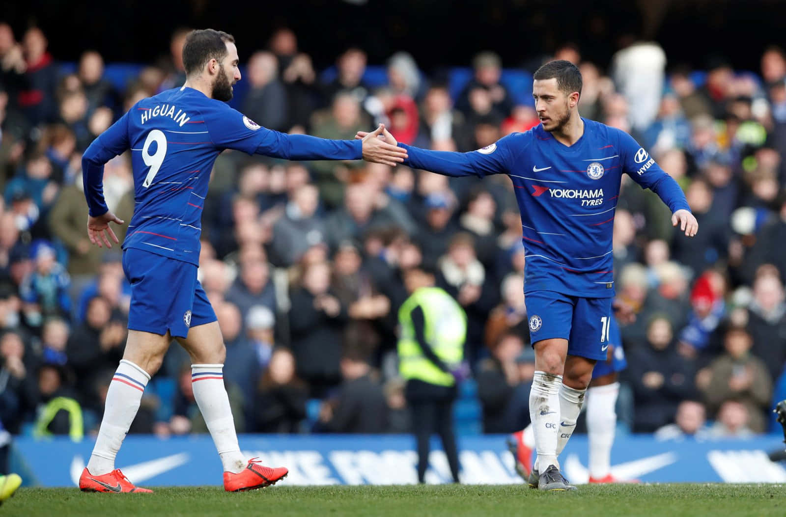 Gonzalo Higuain Handshake Eden Hazard Chelsea Fc Wallpaper