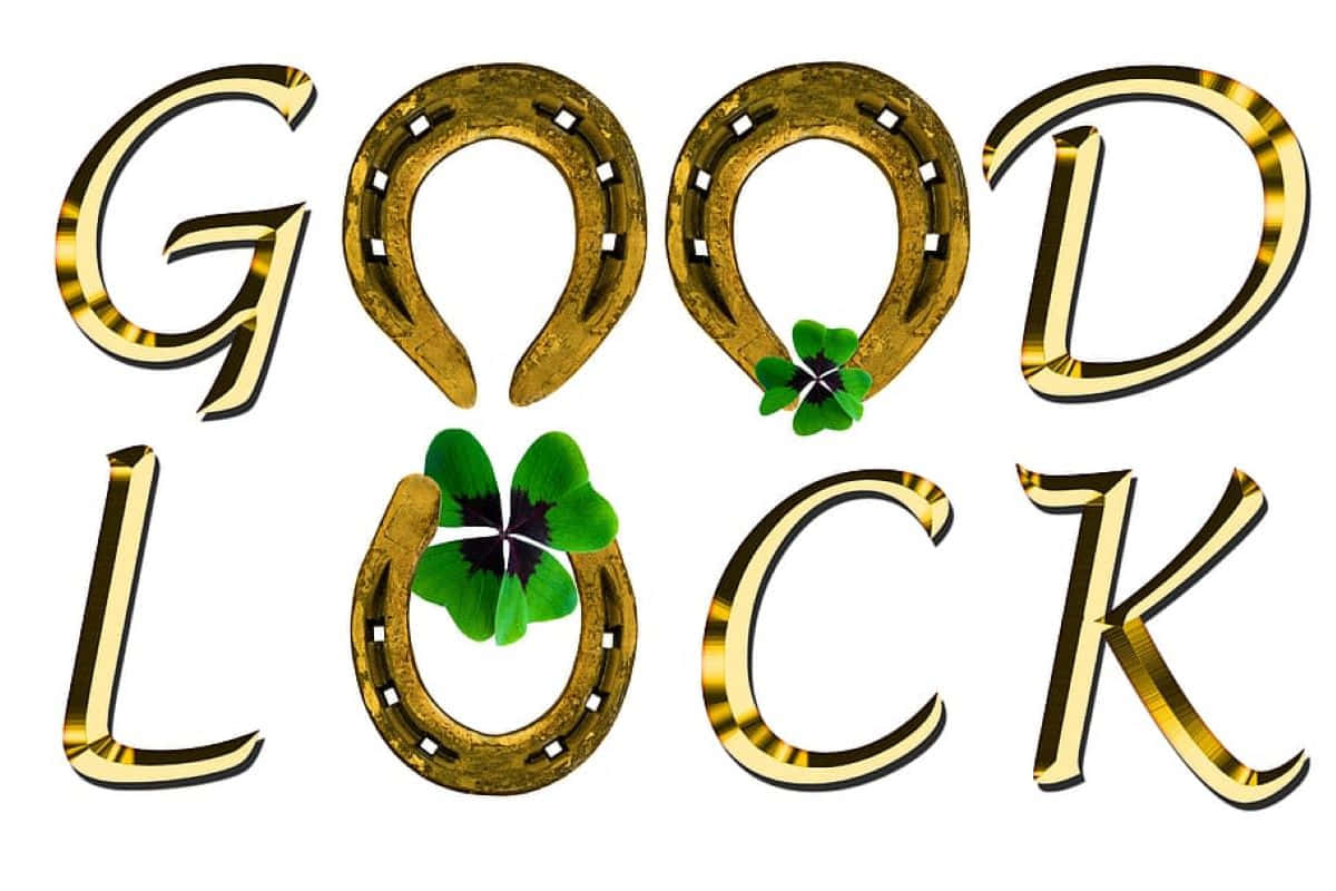 Good Luck Horseshoe Clover Graphic Wallpaper