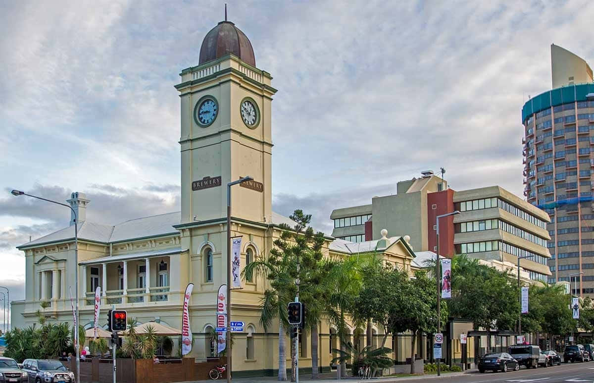 Gorgeous Panoramic View Of Townsville At Sunset Wallpaper