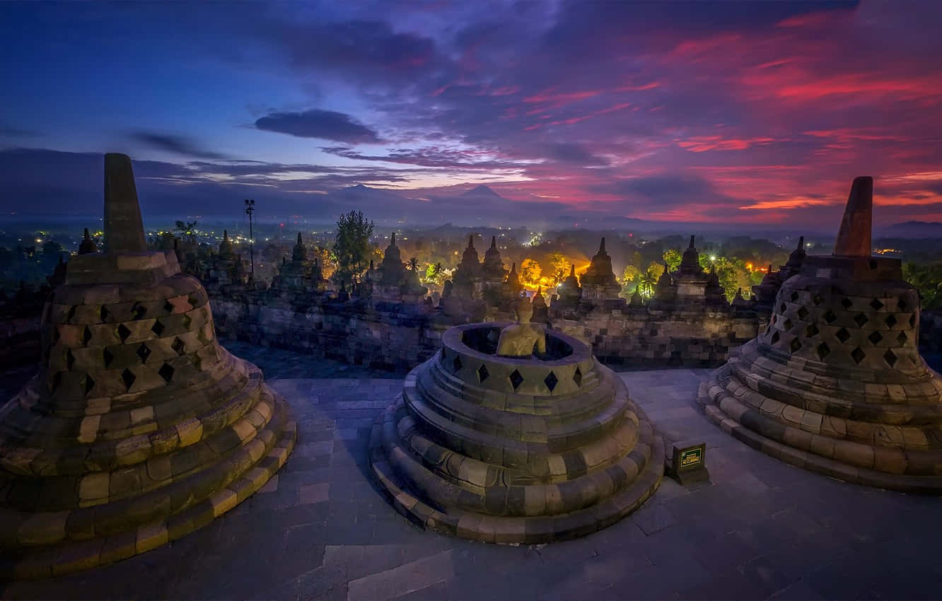 Great Night View Of Borobudur Temple Wallpaper