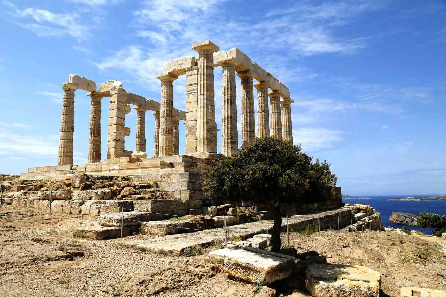 Greek Temple Ruins In Sounion Wallpaper