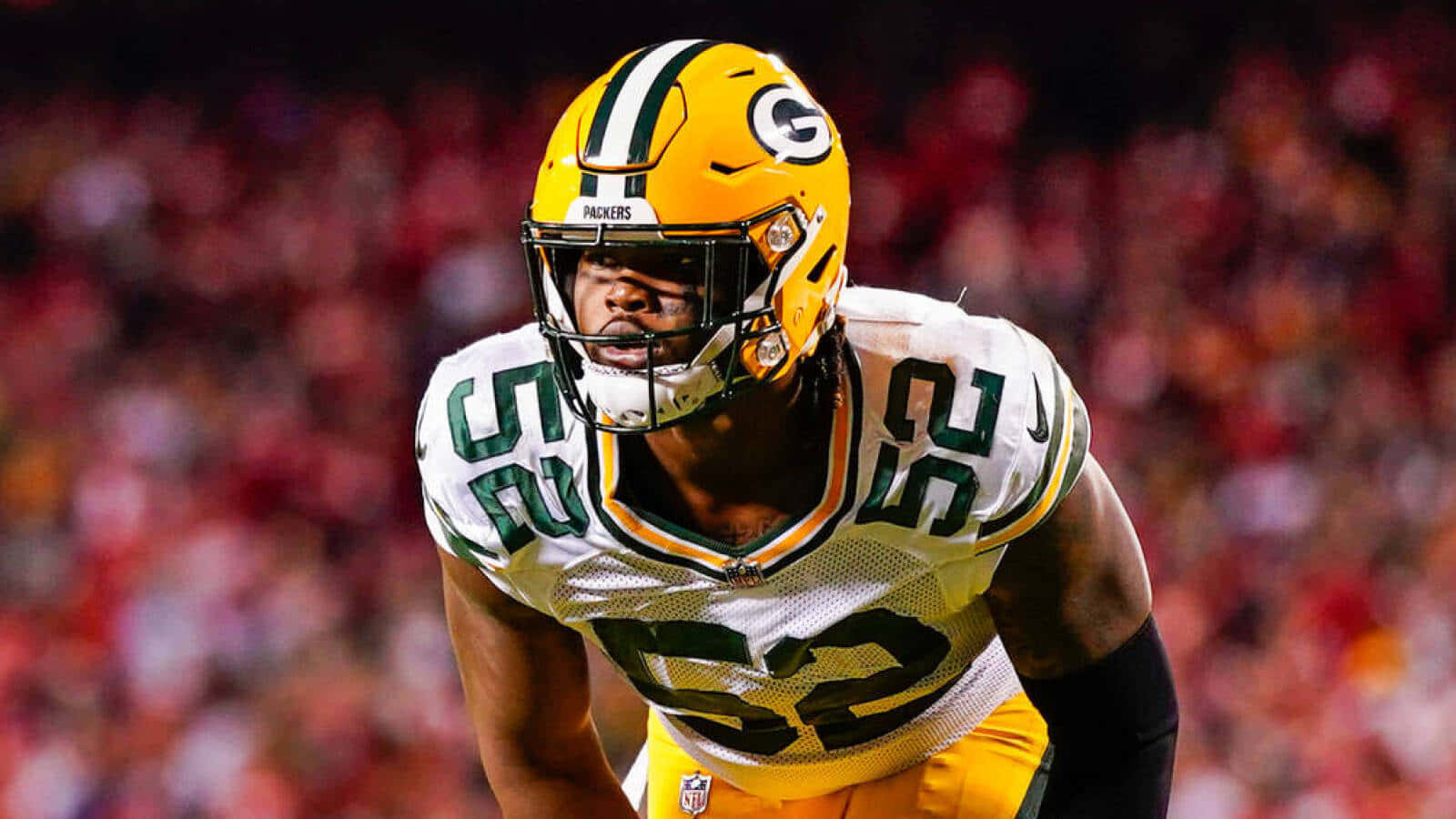 Green Bay Packers Player Readyfor Action Wallpaper