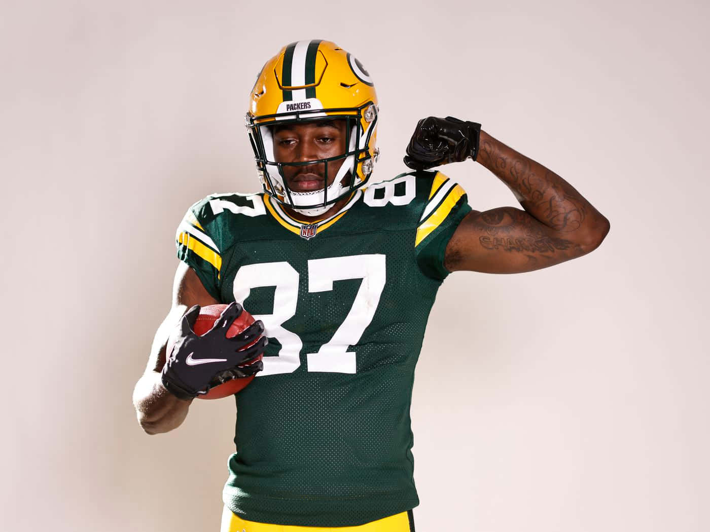 Green Bay Packers Player87 Flexing Wallpaper