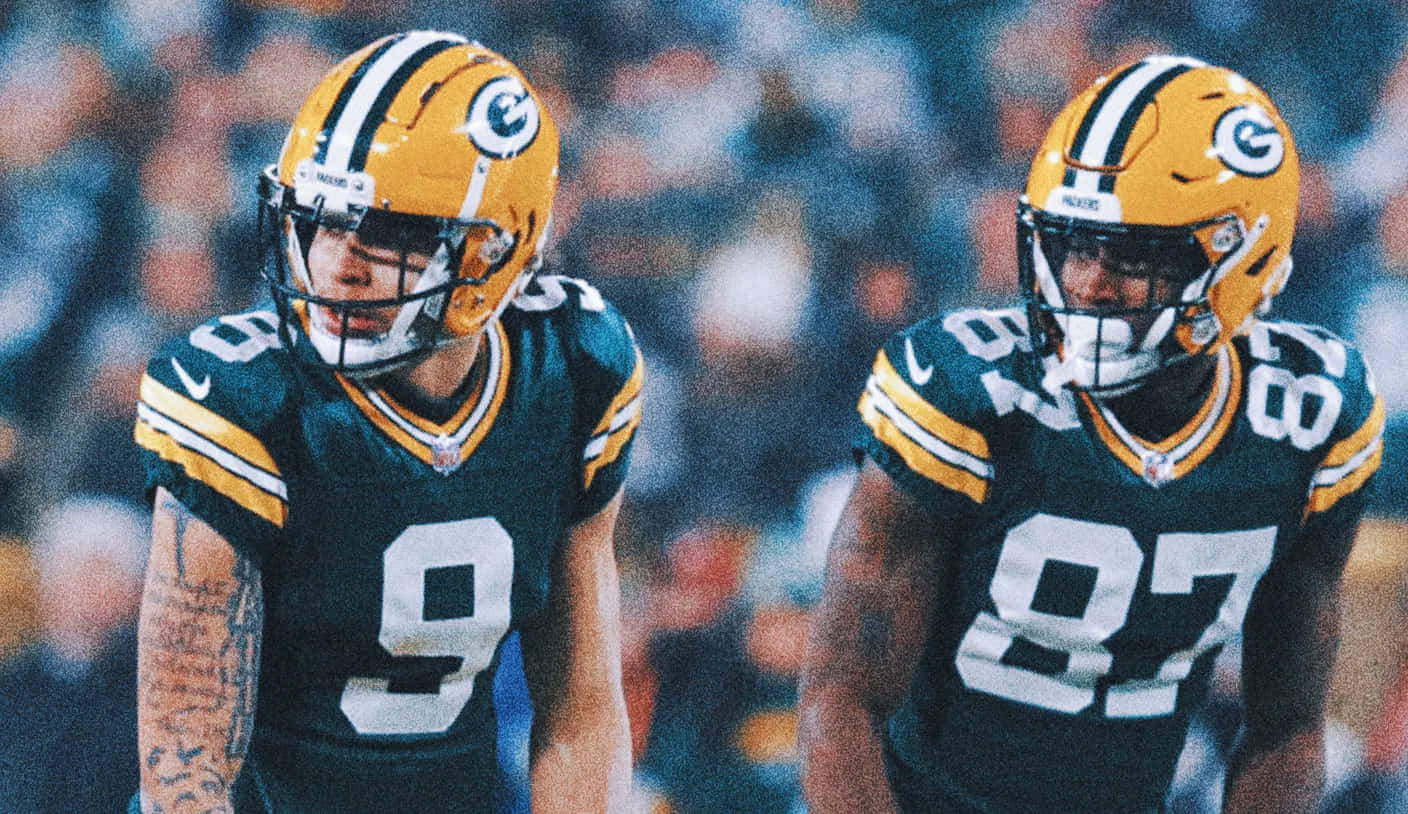 Green Bay Packers Players On Field Wallpaper