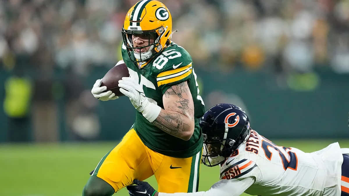 Green Bay Player Evades Tackle Wallpaper