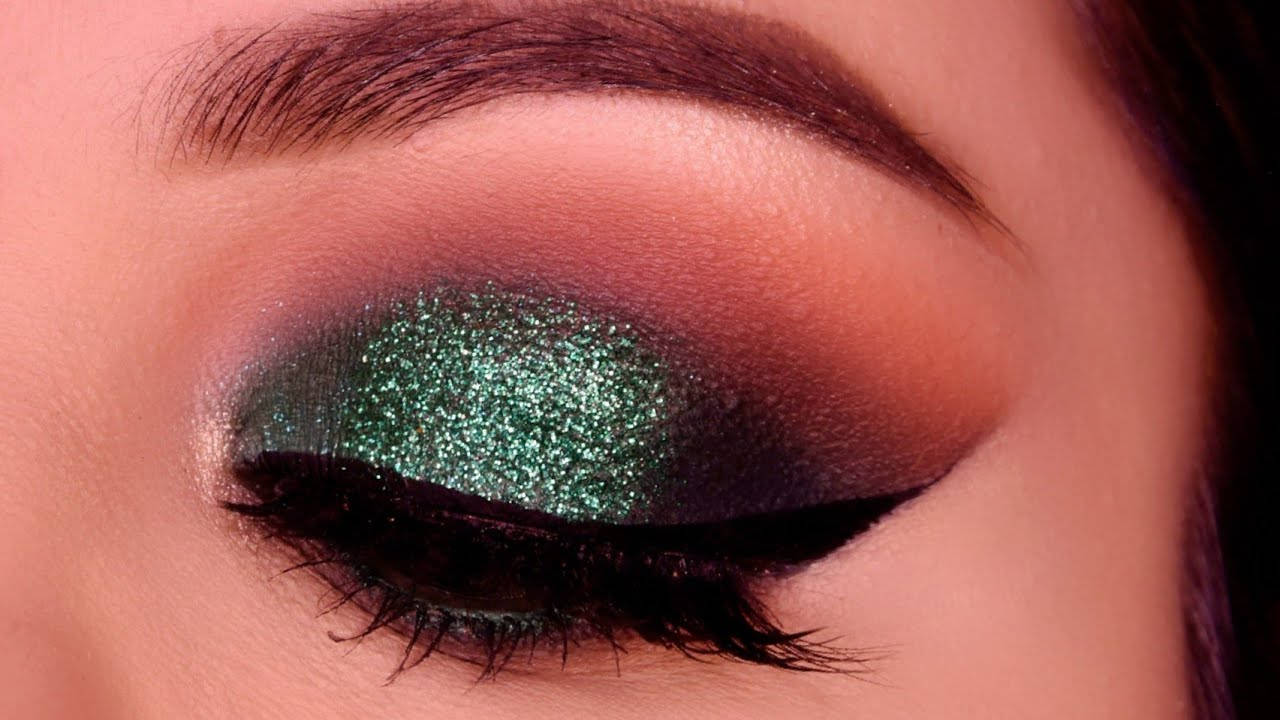 Green Glitter Eyeshadow Wallpaper