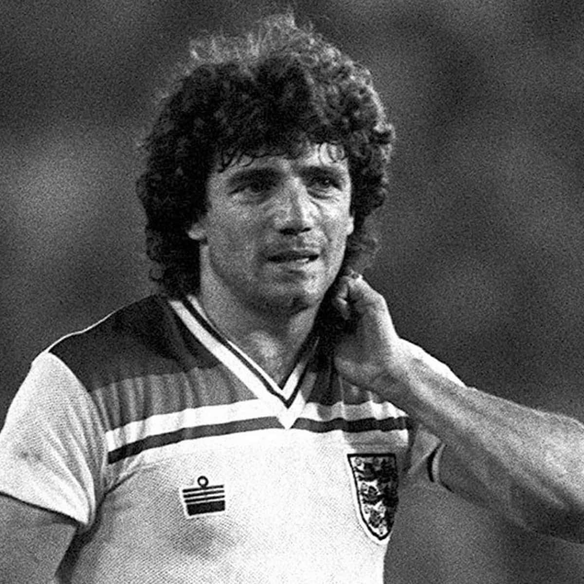 Greyscale Football Player Kevin Keegan Wallpaper