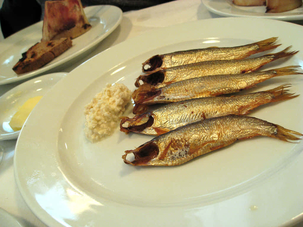 Grilled Smelt Fish Plate Wallpaper