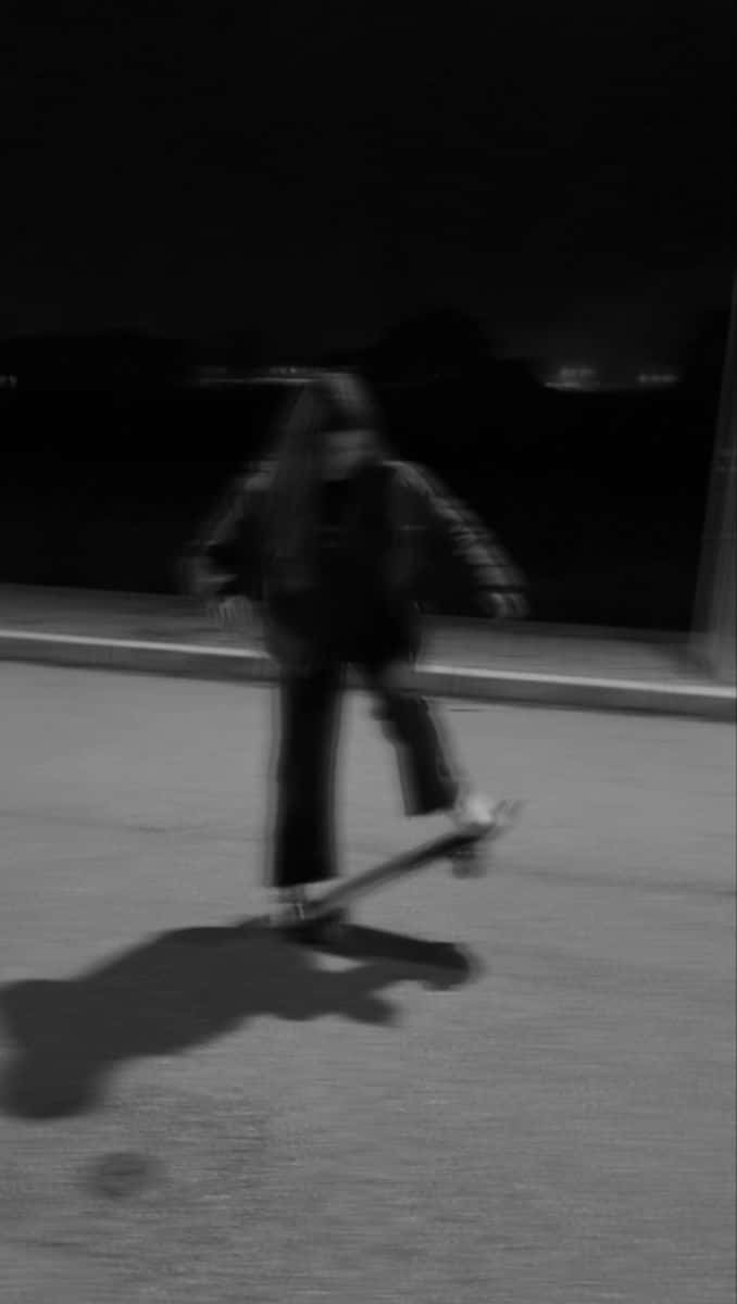 Grunge Skaterin Motion.jpg Wallpaper