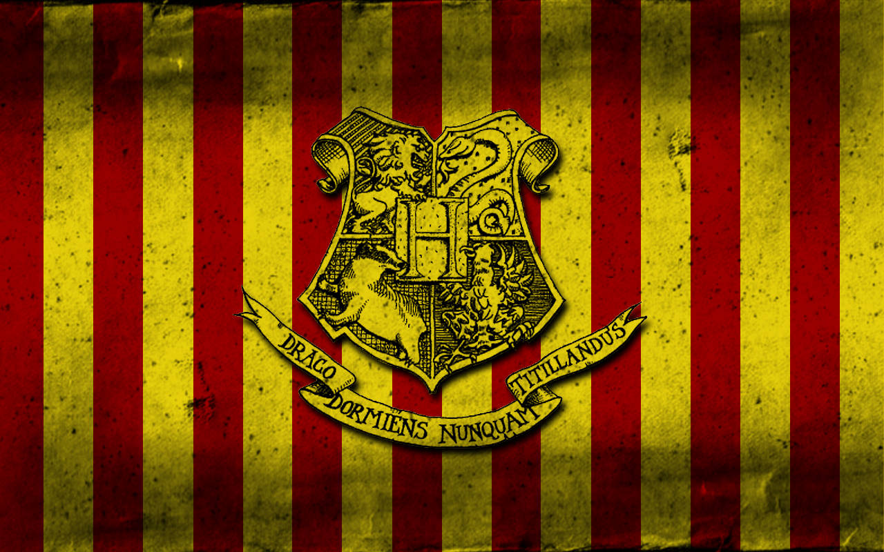 Gryffindor Creston Striped Background Wallpaper