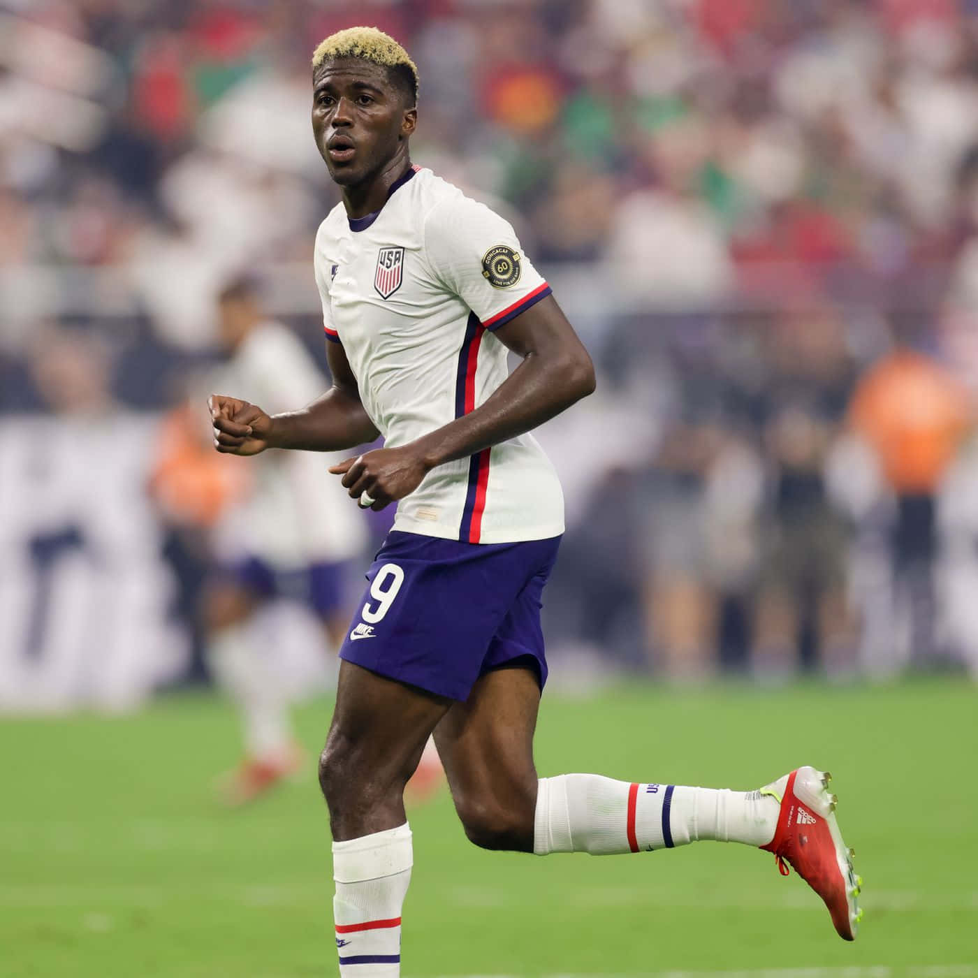 Gyasi Zardes In Action At The 2021 Concacaf Gold Cup Wallpaper