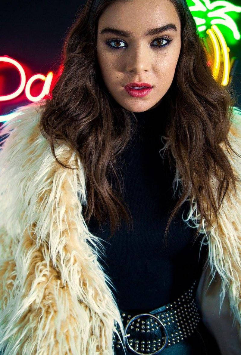 Hailee Steinfeld Nylon Magazine Wallpaper