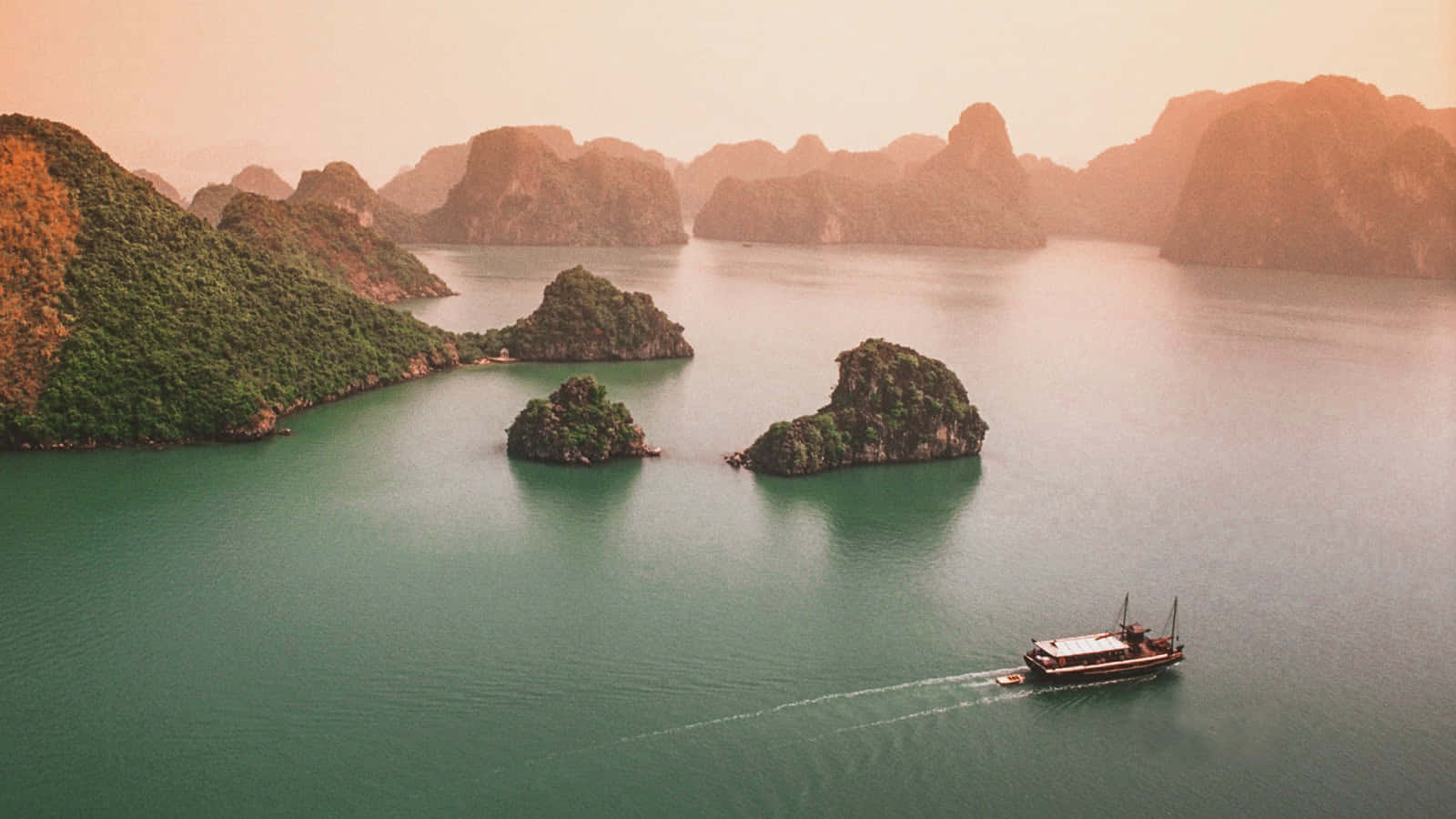 Halong Bay's Dusky Morning Wallpaper