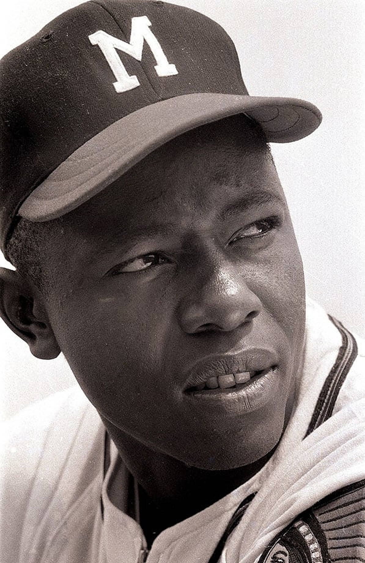 Hank Aaron Vintage Portrait Wallpaper