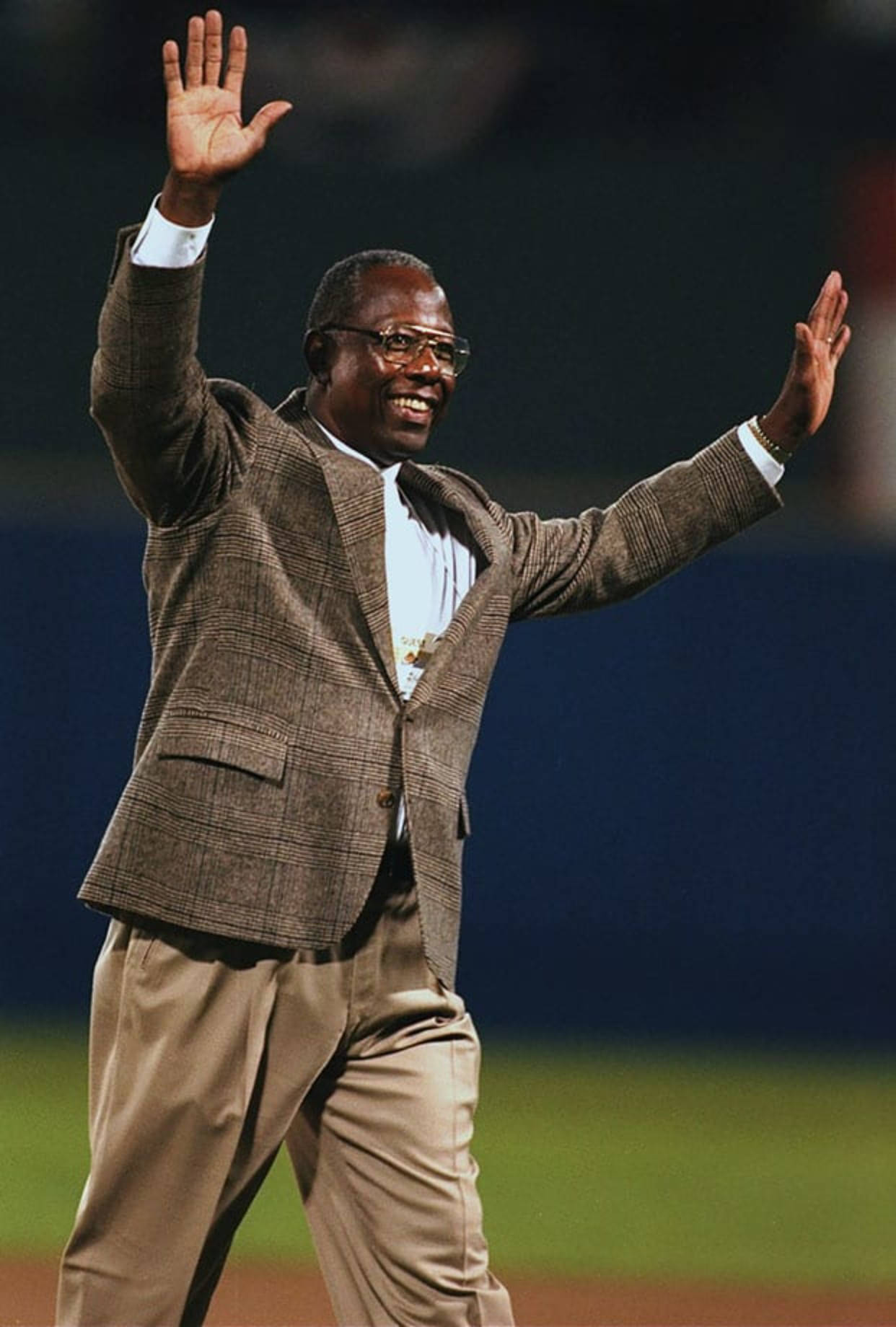 Hank Aaron Waving Hands Wallpaper