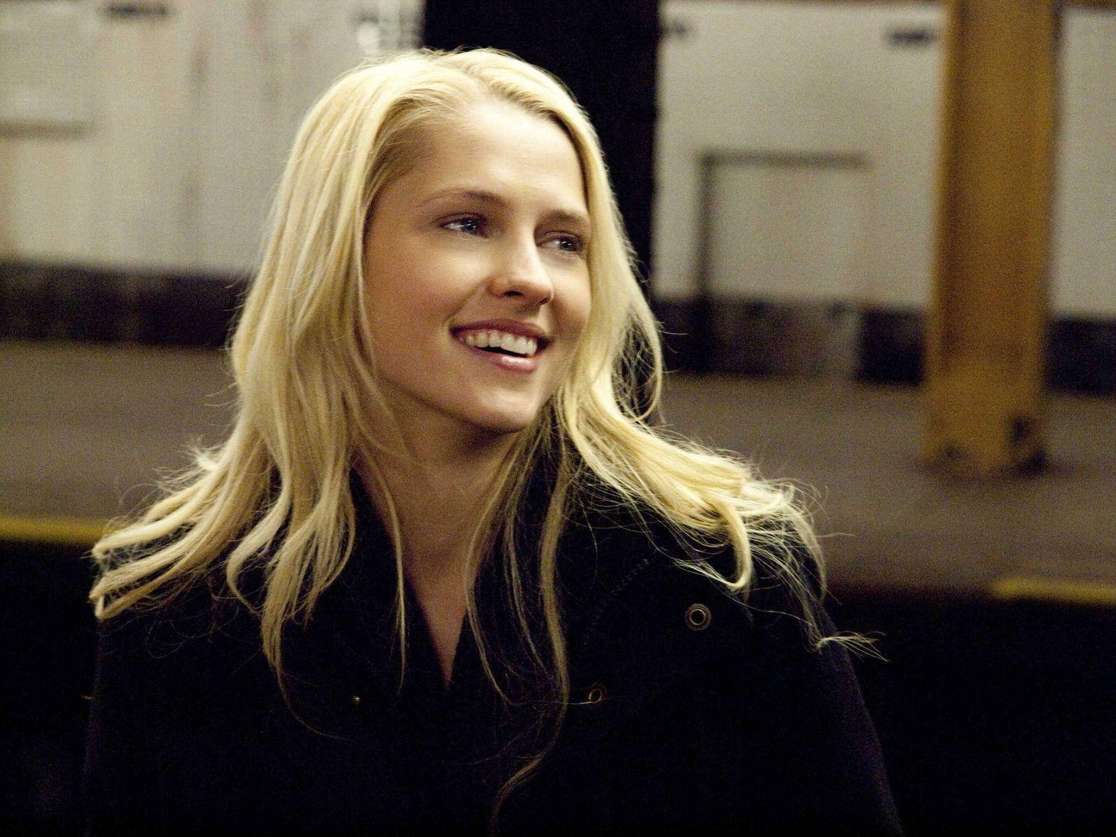 Happy Looking Teresa Palmer Wallpaper