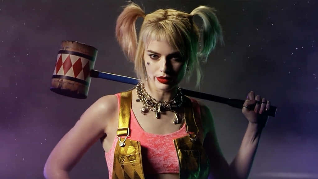 Harley Quinn Wielding Her Signature Hammer Wallpaper