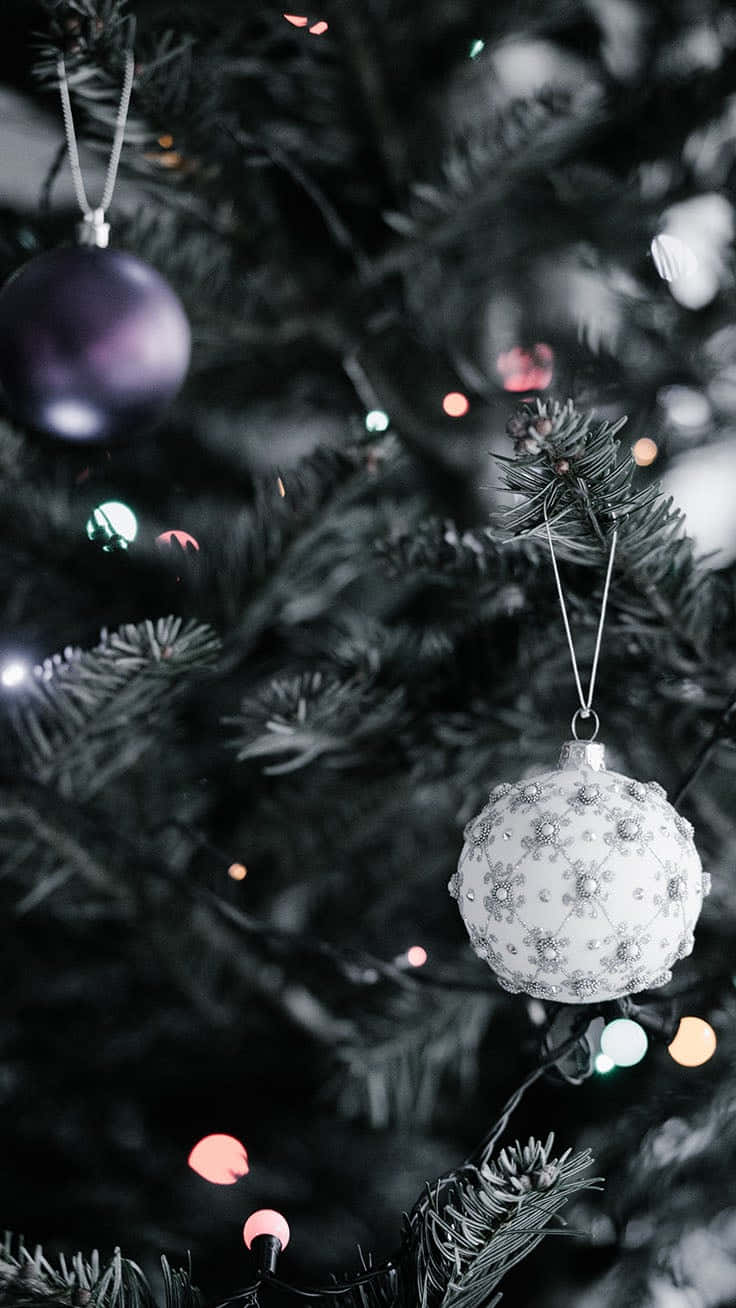 Have A White Christmas With This Stylish Iphone Wallpaper