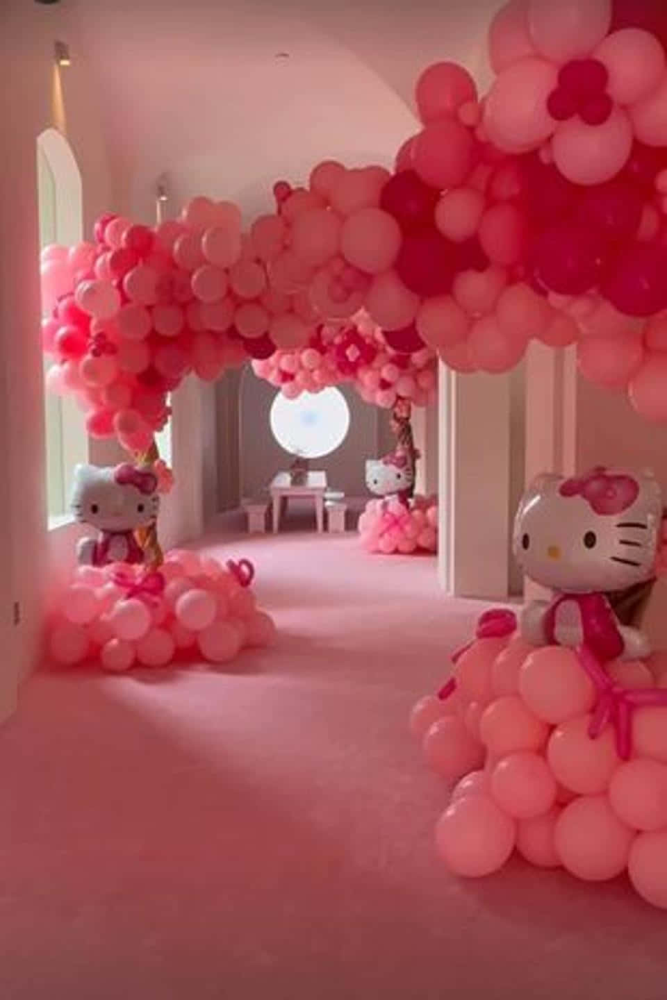 Hello Kitty Party Celebration With Friends Wallpaper