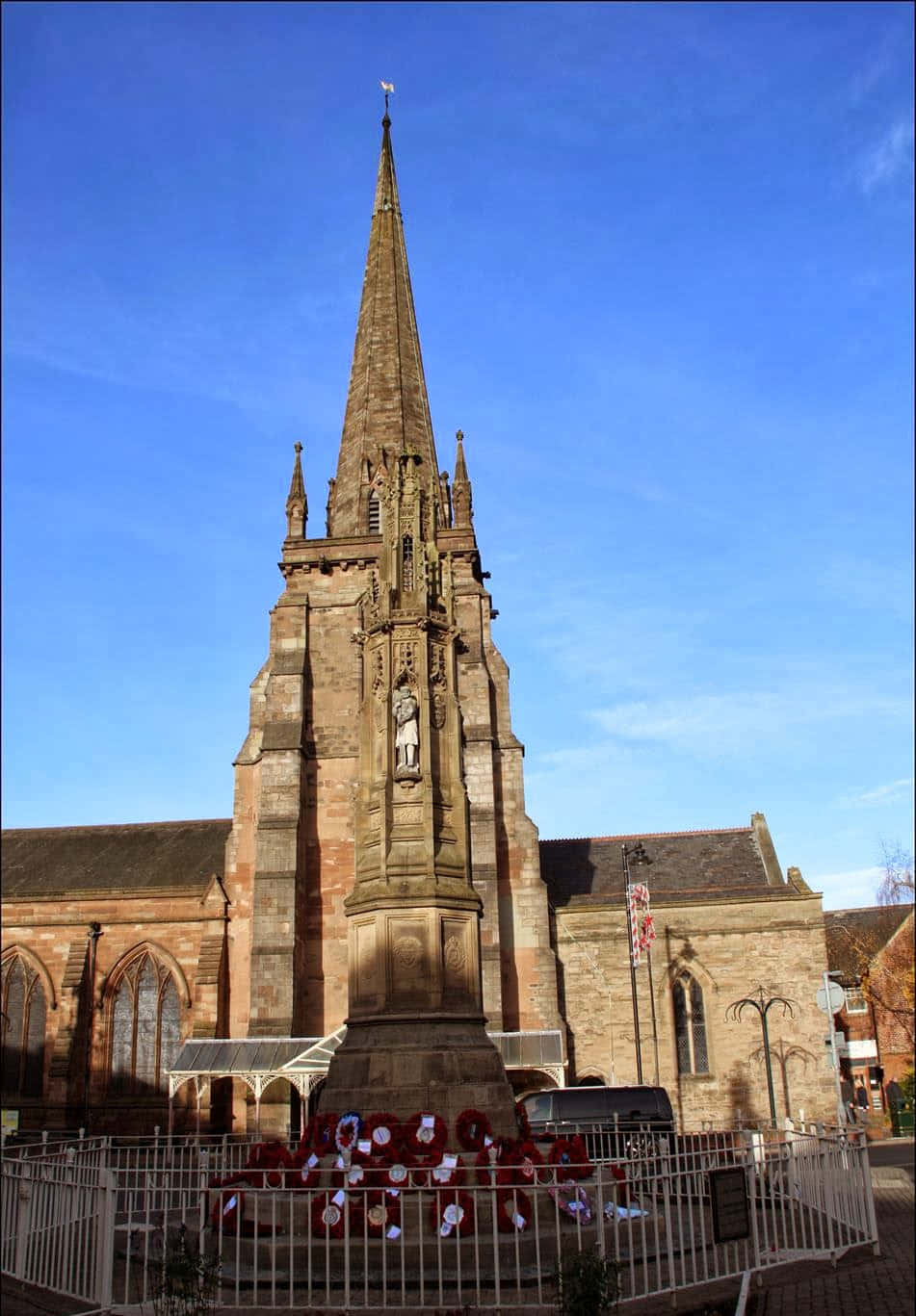 Hereford Cathedral Spireand War Memorial Wallpaper