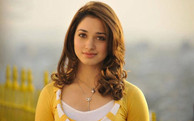 Heroine Tamanna Bhatia Wallpaper