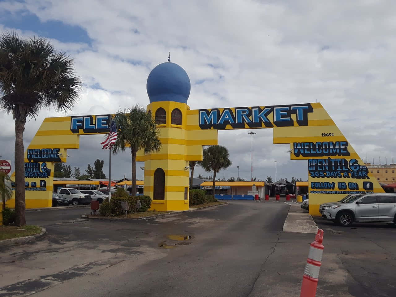 Hialeah Flea Market Entrance Wallpaper