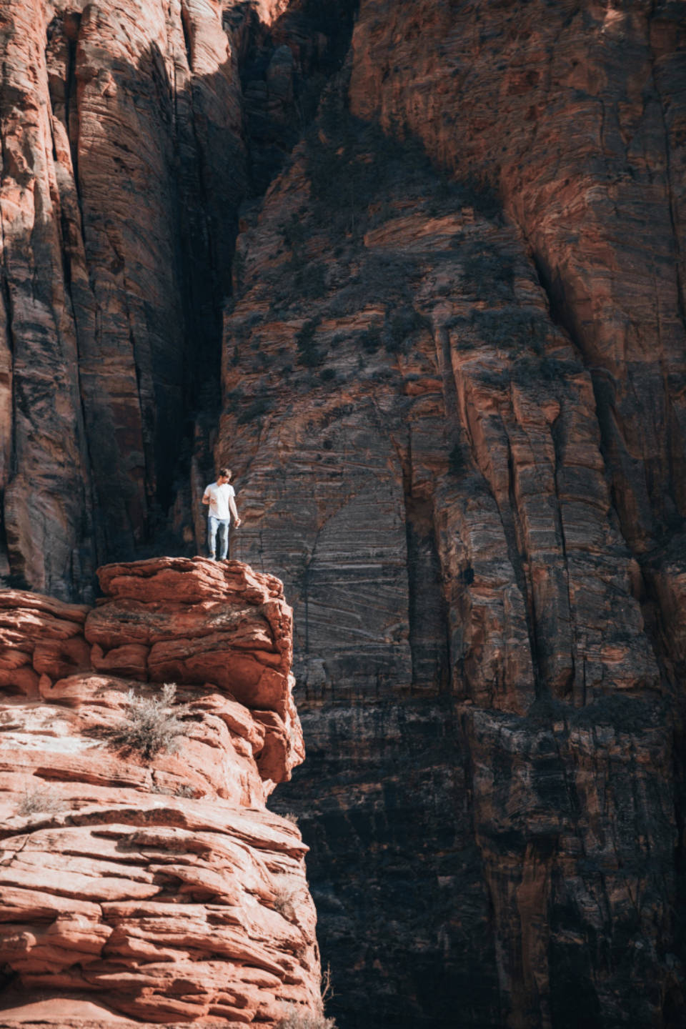 High Resolution Iphone Shot On Cliff Wallpaper