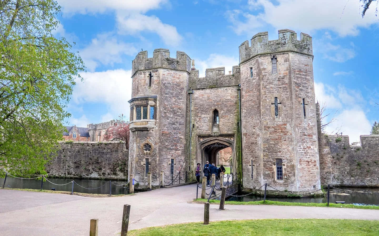 Historic Bishops Palace Gatehouse Wells U K Wallpaper