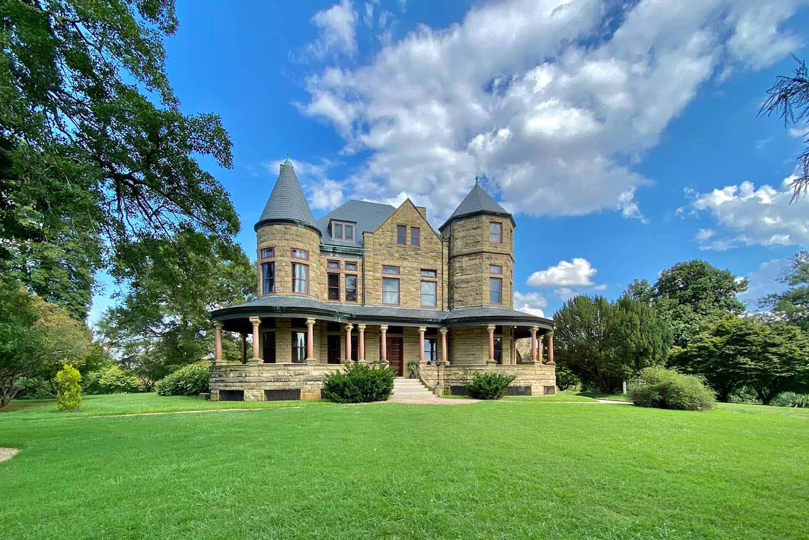 Historic Mansion Richmond Wallpaper