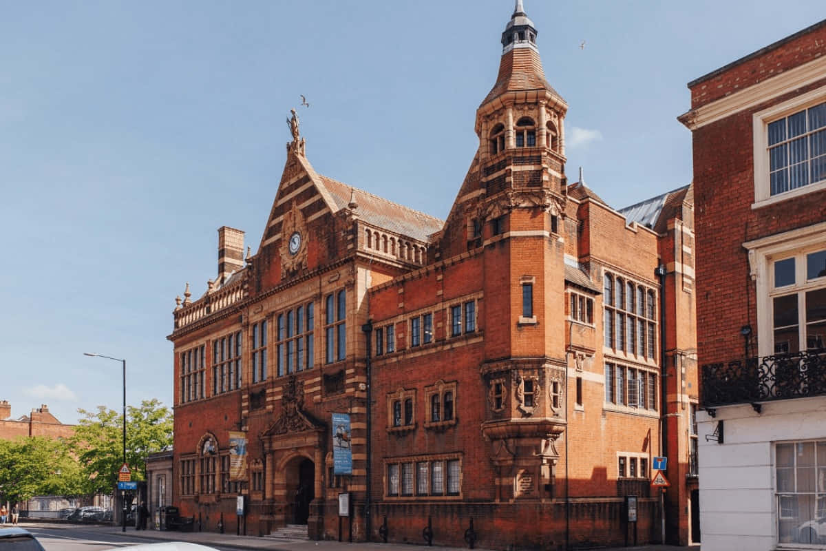 Historic Red Brick Building Worcester U K Wallpaper