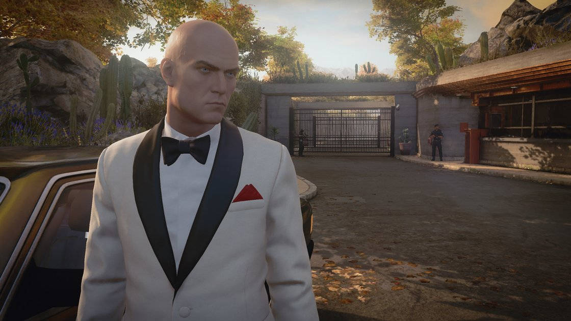 Hitman 2 In White Tuxedo Wallpaper