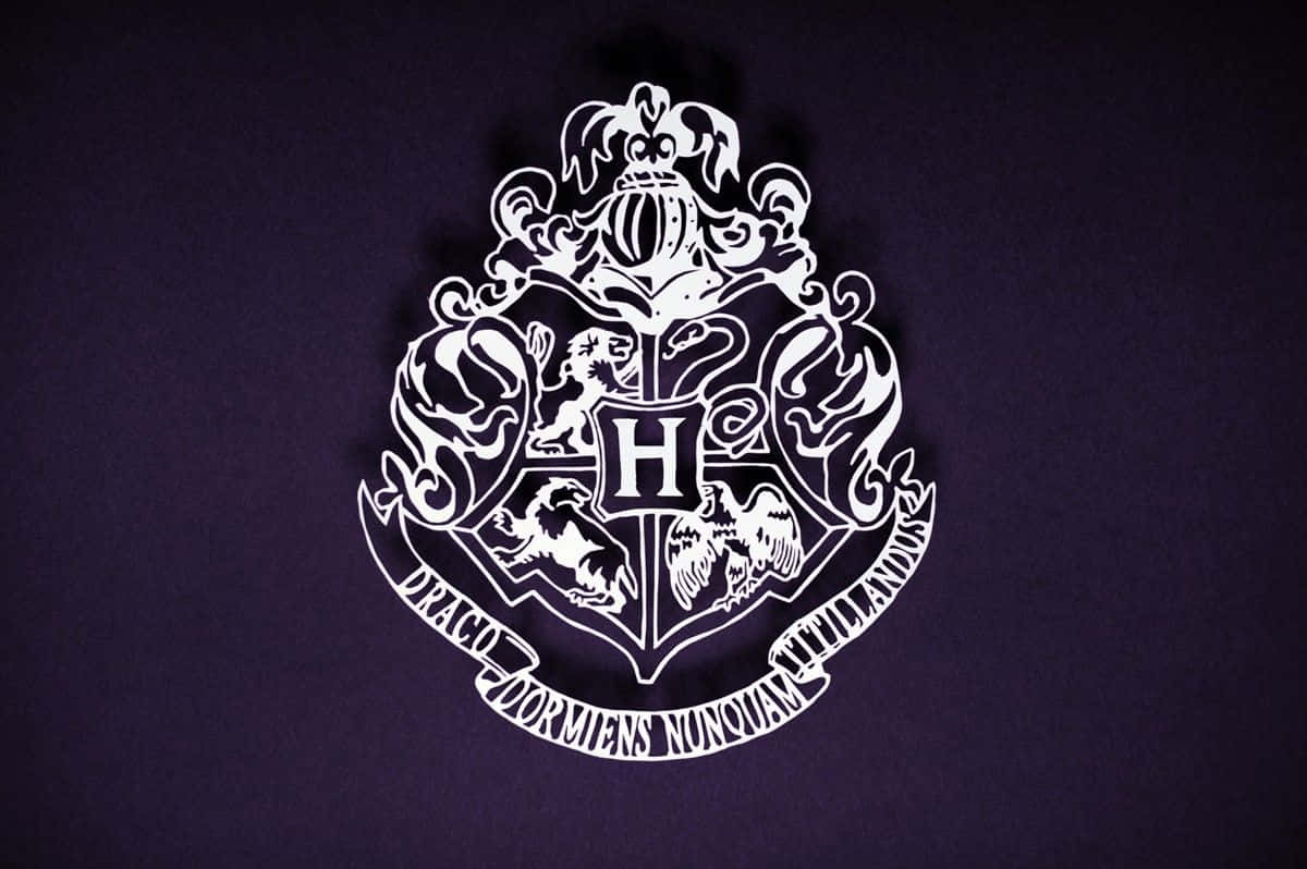 Hogwarts School Of Witchcraft And Wizardry Crest Wallpaper