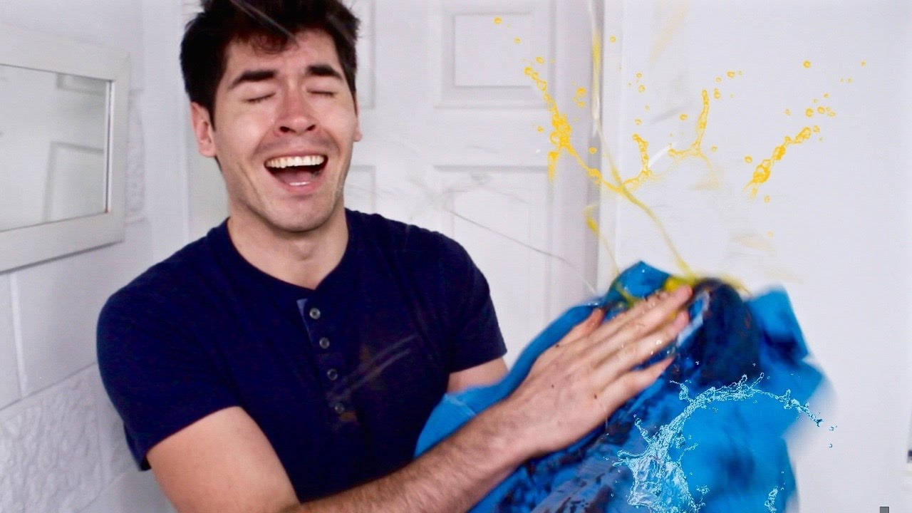 Holasoygerman Caressing A Blue Cloth Wallpaper