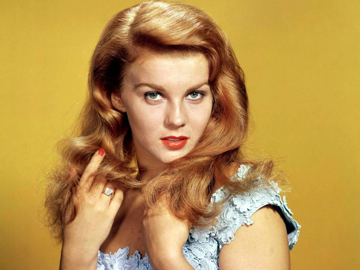 Hollywood Star Ann Margret 1968 Studio Portrait Wallpaper