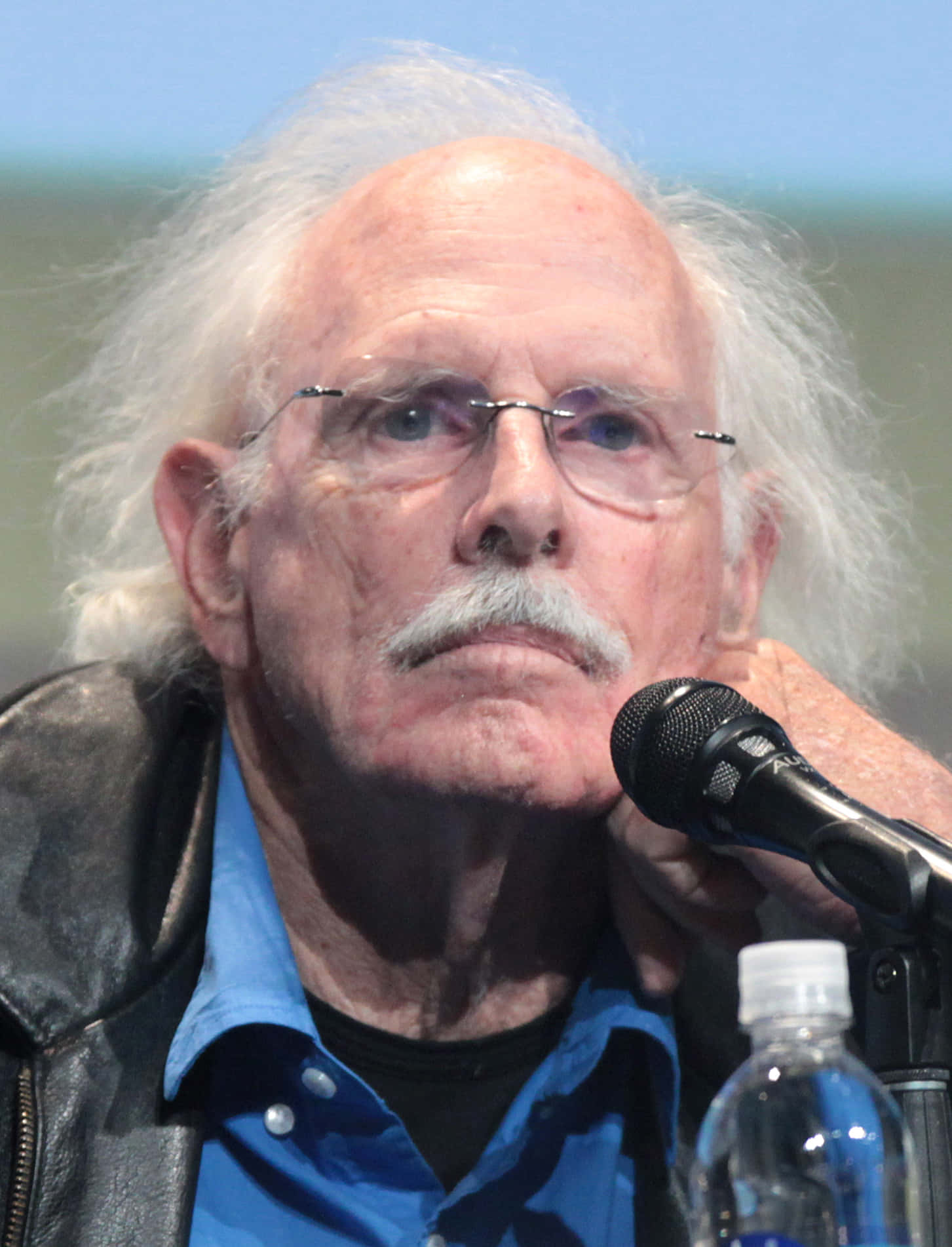 Hollywood Veteran Bruce Dern In Classic Monochrome Wallpaper