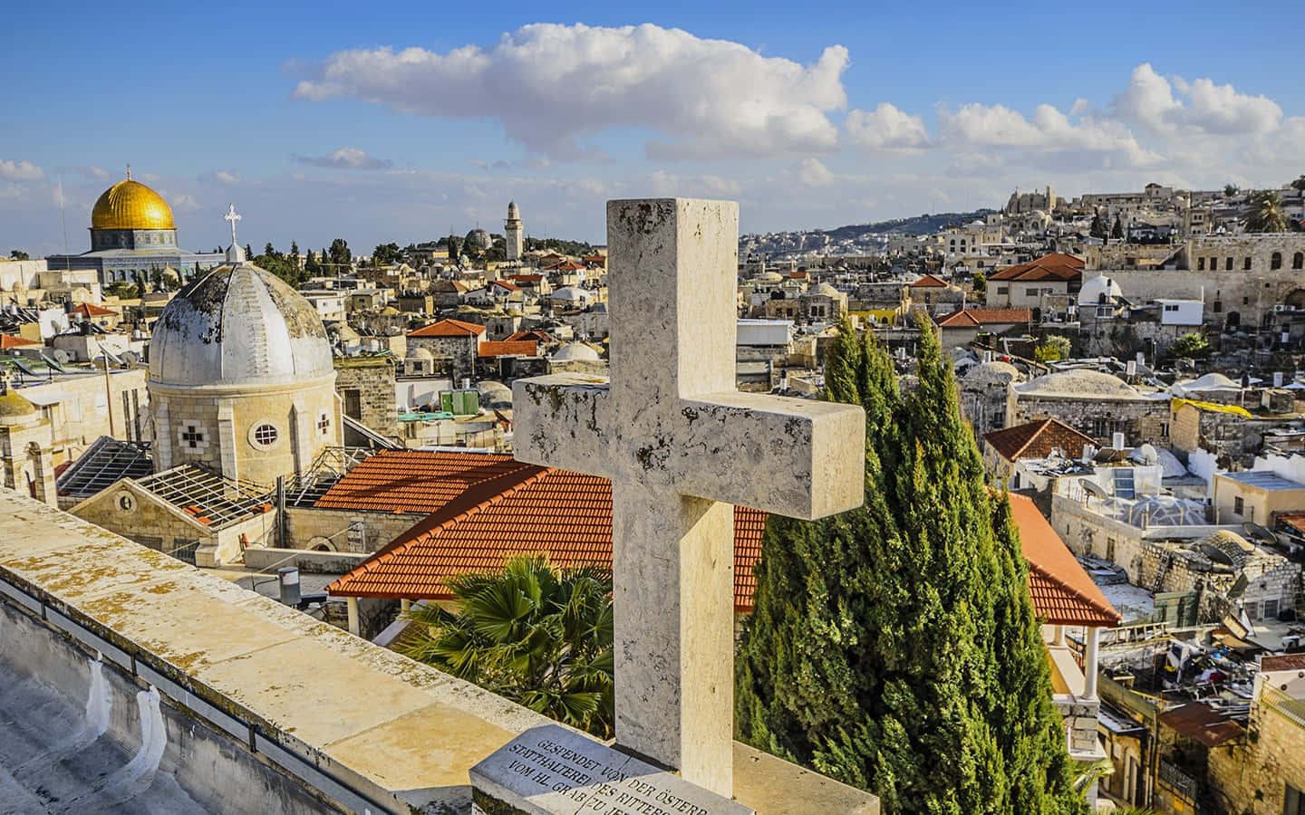 Holy Land - A Breathtaking View Of Jerusalem Skyline And The Dome Of The Rock. Wallpaper