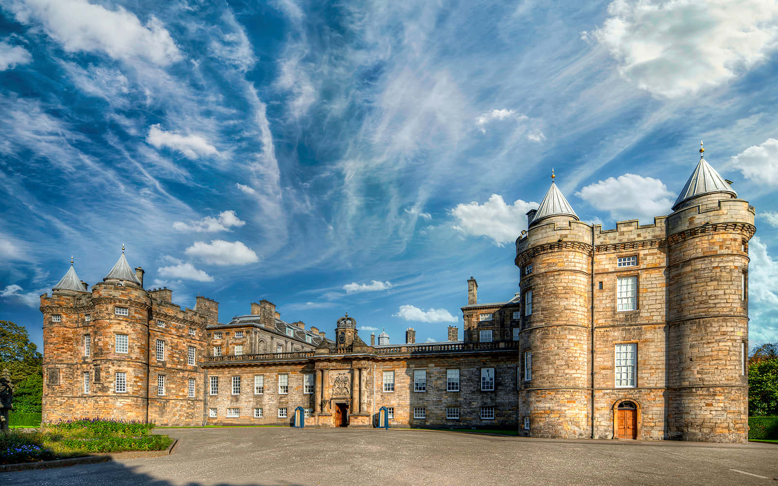 Holyrood Palace Edinburgh Scotland Wallpaper