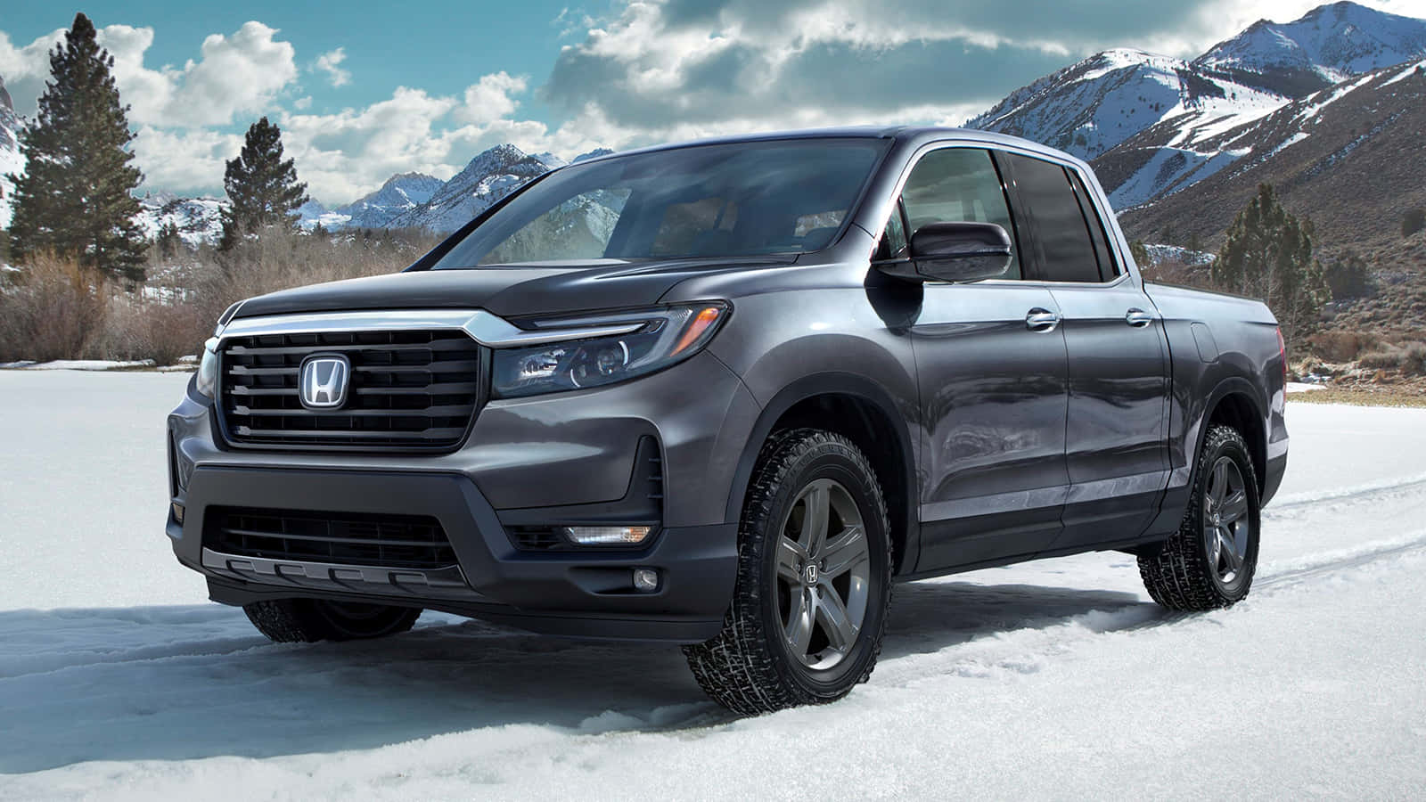 Honda Ridgeline - Daring And Sporty Pick-up Design Wallpaper