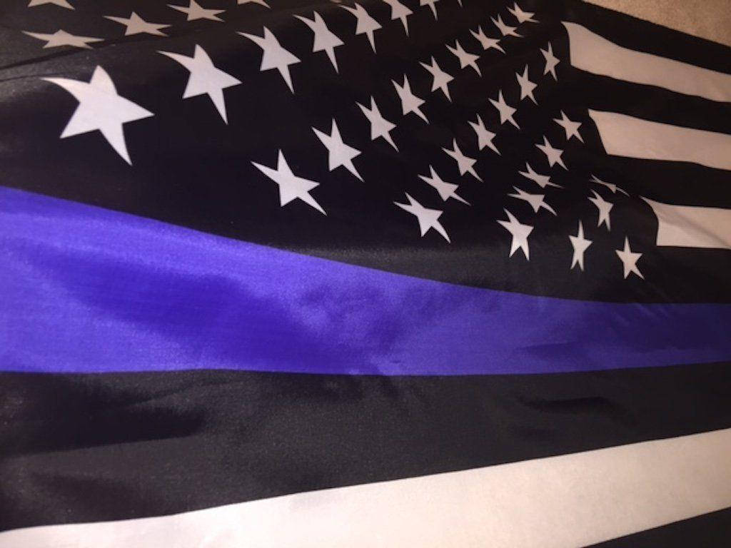 Honoring The Thin Blue Line Wallpaper