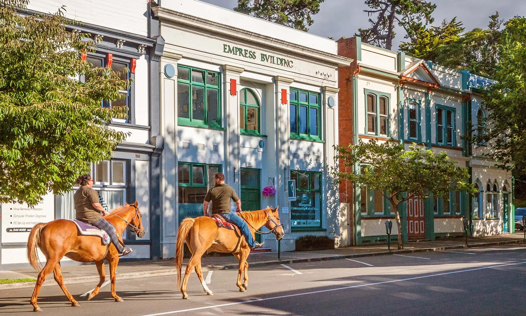 Horseback Ridersin Whanganui Historic District Wallpaper