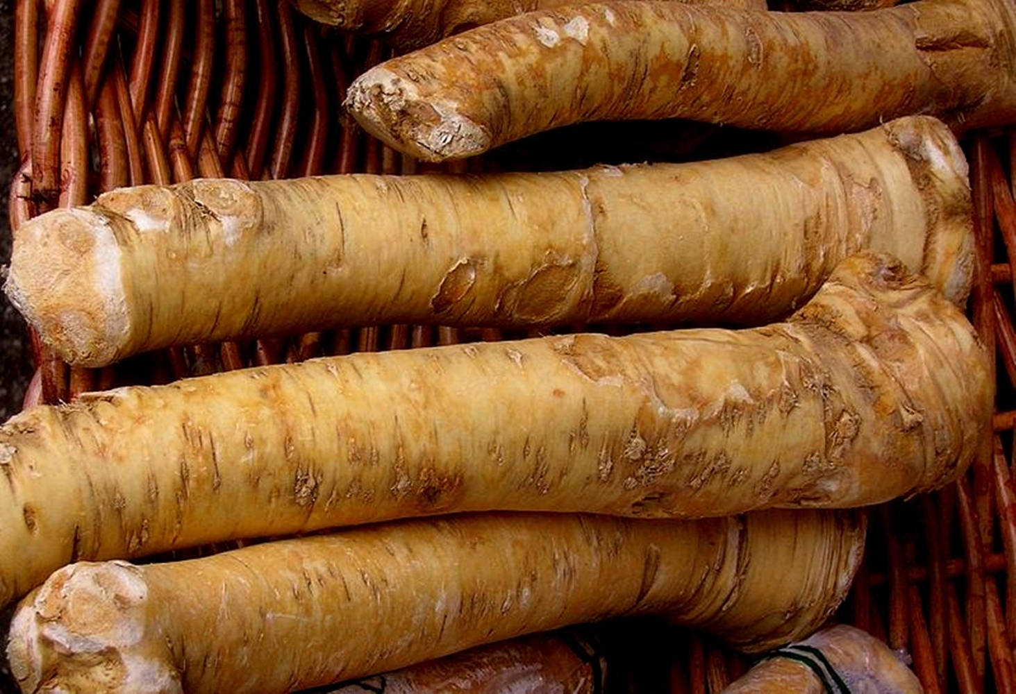 Horseradish In Brown Basket Wallpaper