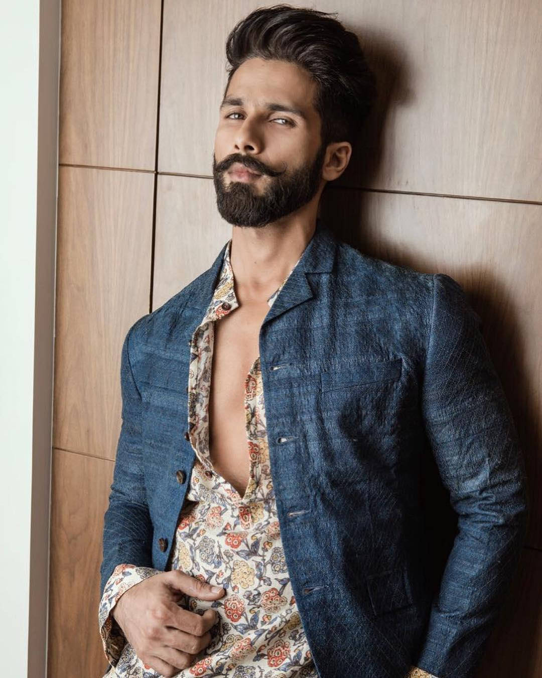 Hot Indian Actor Shahid Kapoor Wallpaper