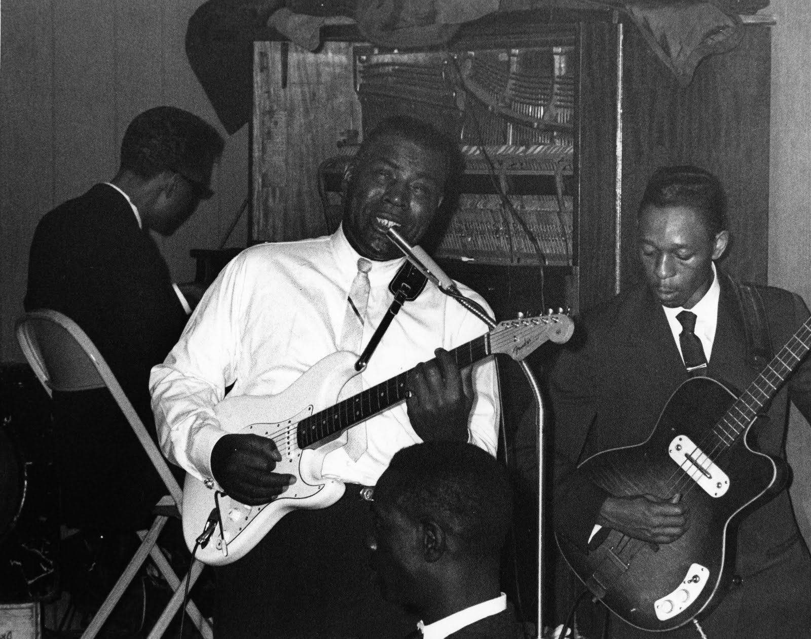 Howlin Wolf Photo Blues Singer Live Performance Wallpaper