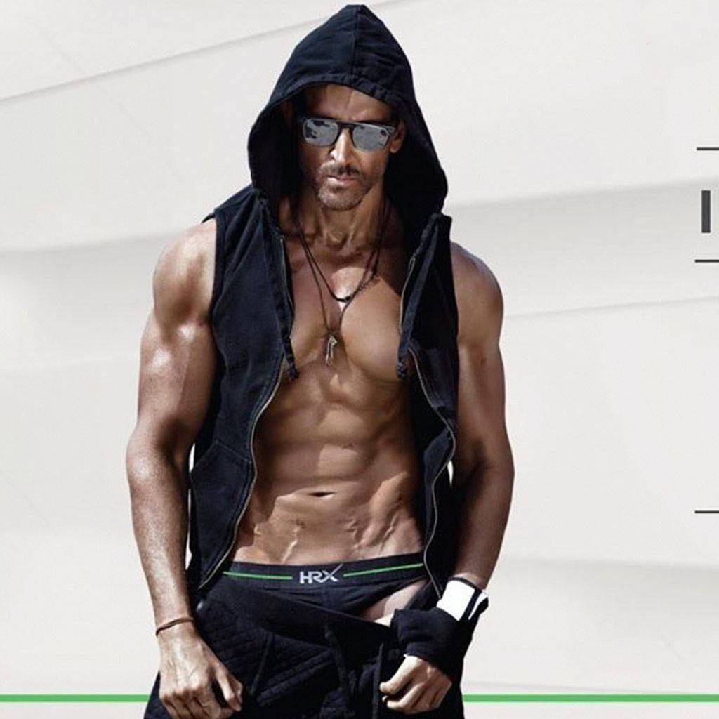 Hrithik Roshan Body Hooded Vest Wallpaper