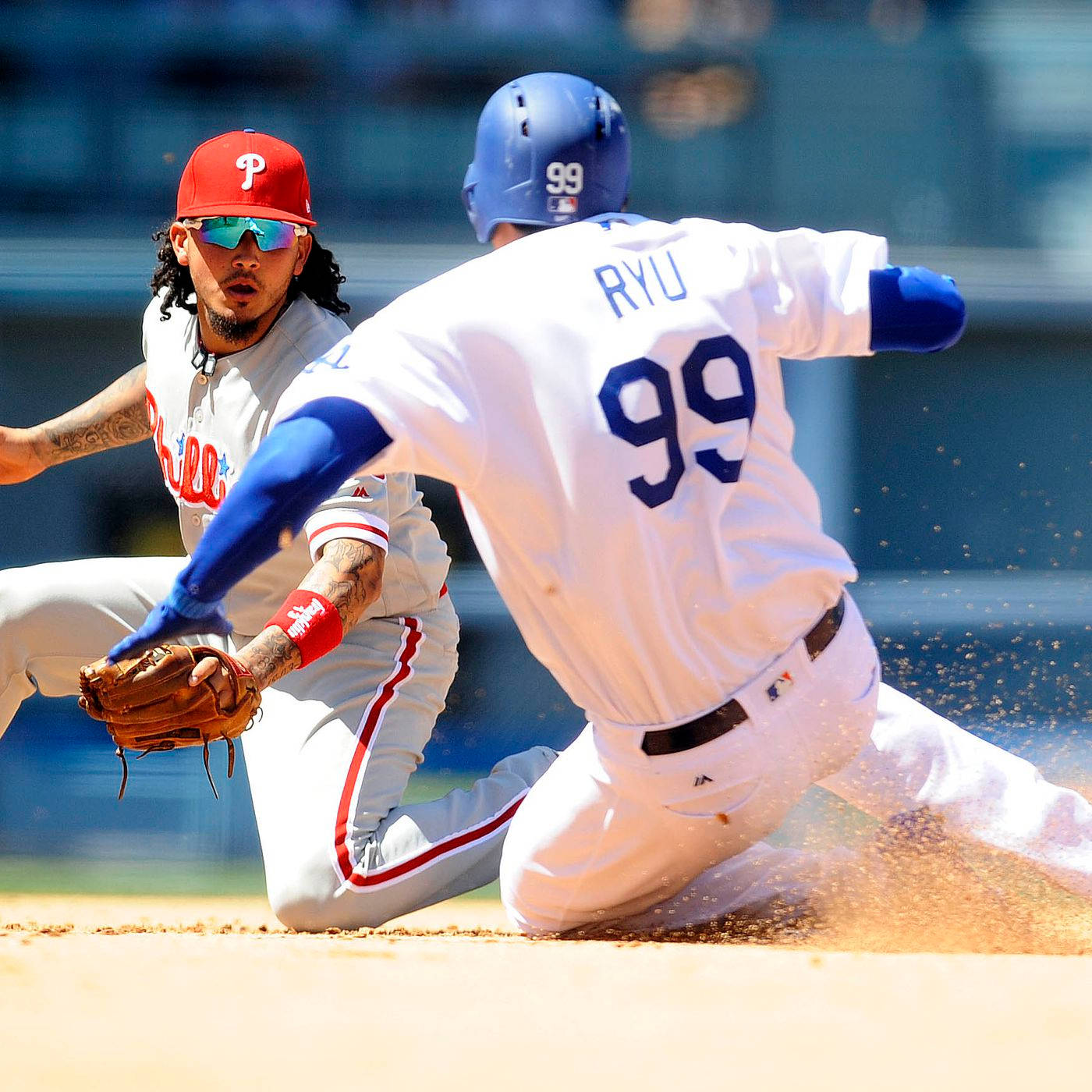 Hyun Jin Ryu Sliding During Game Wallpaper