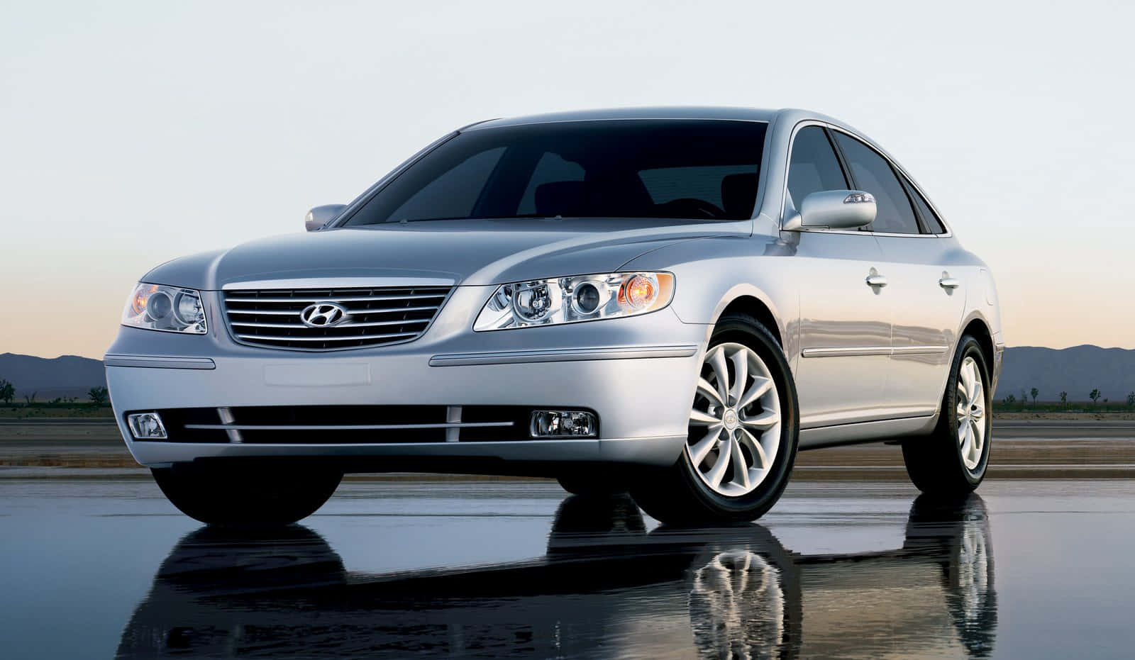 Hyundai Azera 1600 X 931 Wallpaper Wallpaper