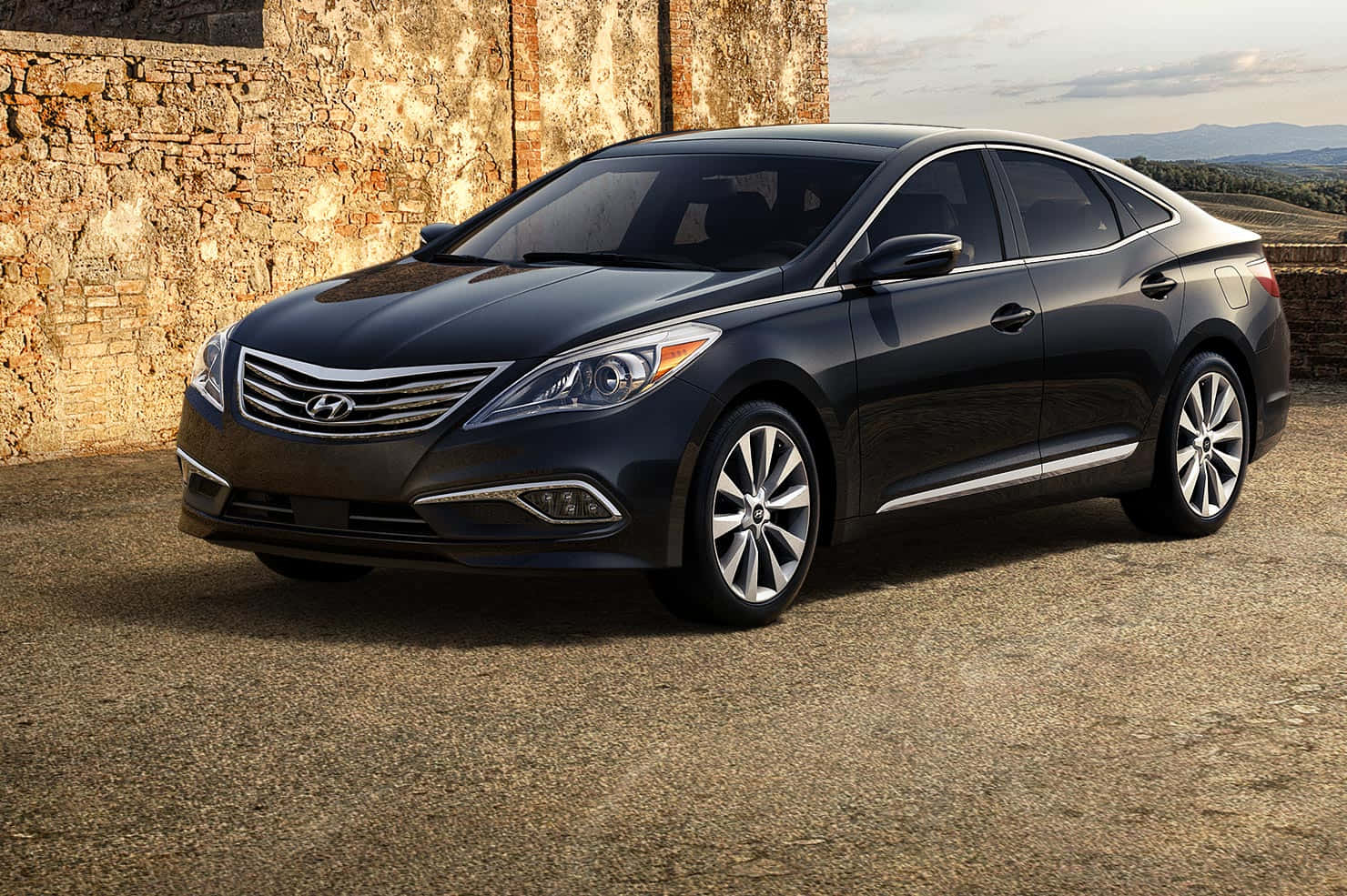 Hyundai Azera - Sleek And Elegant Design Wallpaper