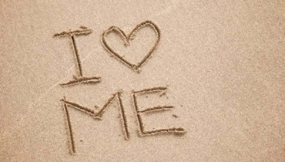 I Love Me Sand Writing Wallpaper